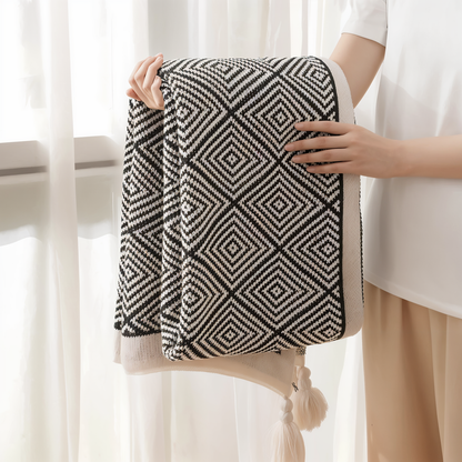 Garduru – Gemütliche Schwarz-Weiß Geometrische Fleece-Decke