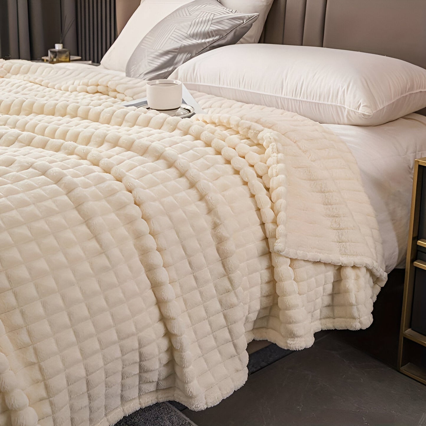 Garduru – Ultra-weiche Strukturierte Fleece-Decke