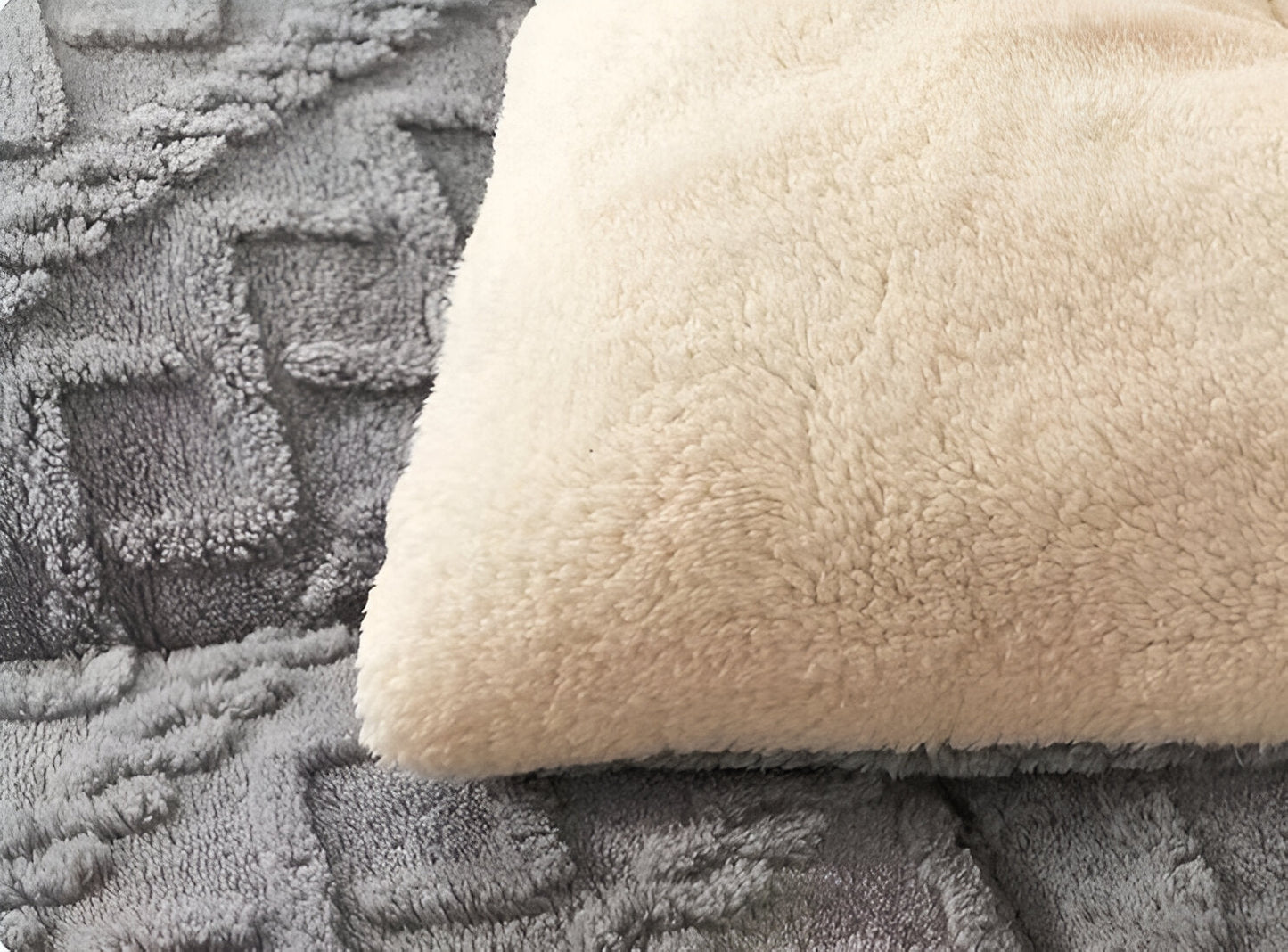 Garduru - VelvetPlush Wende-Bettdecke