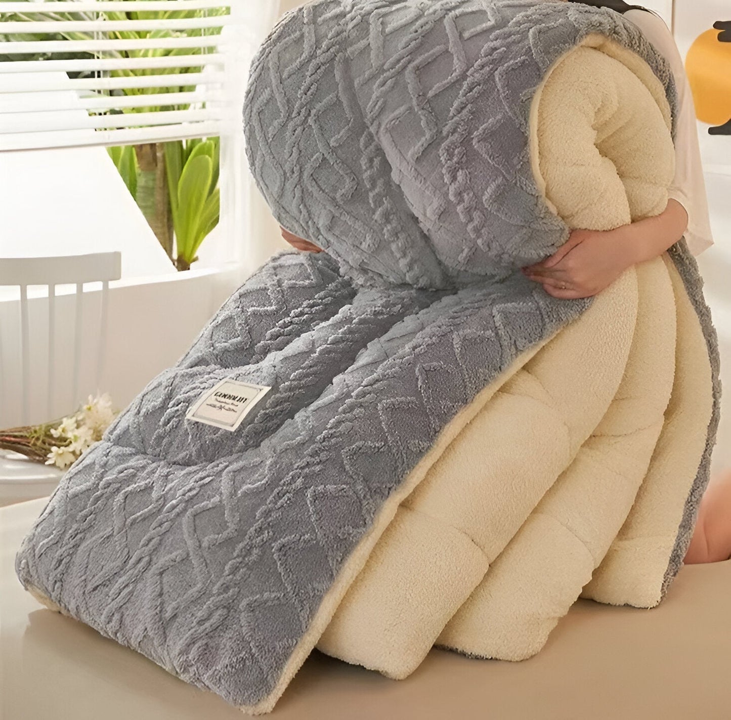 Garduru - VelvetPlush Wende-Bettdecke