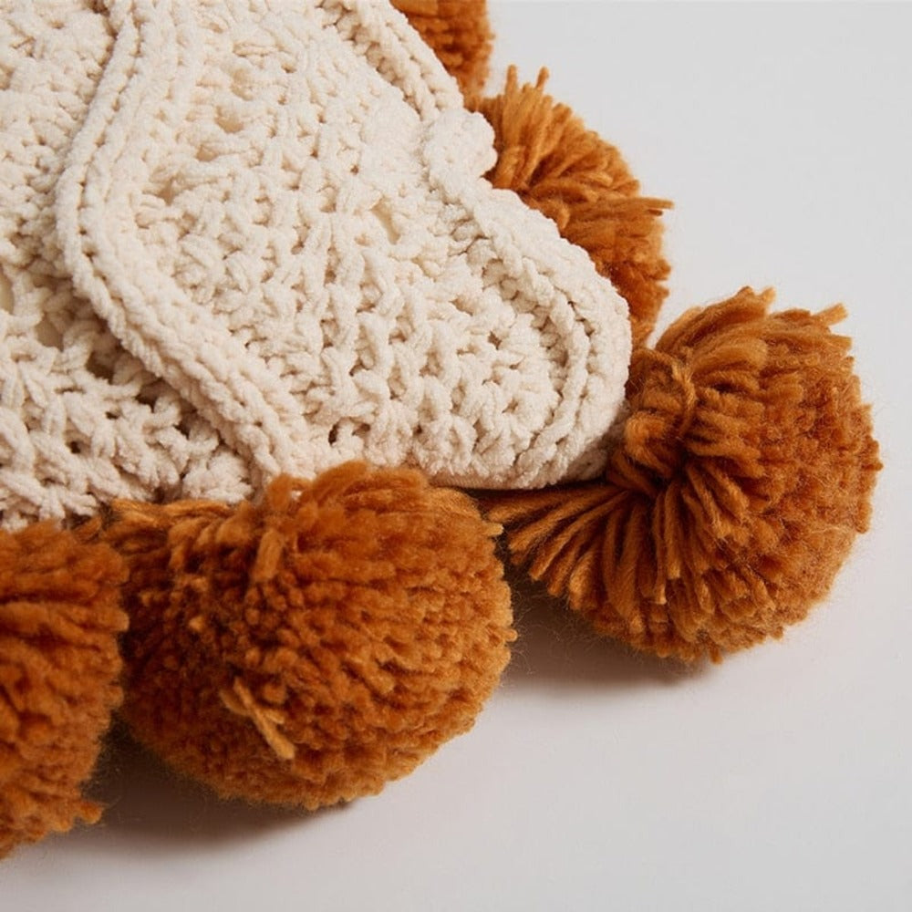 Handgefertigter Kissenbezug mit Quasten – Stilvolles Strickdesign für Ihr Zuhause