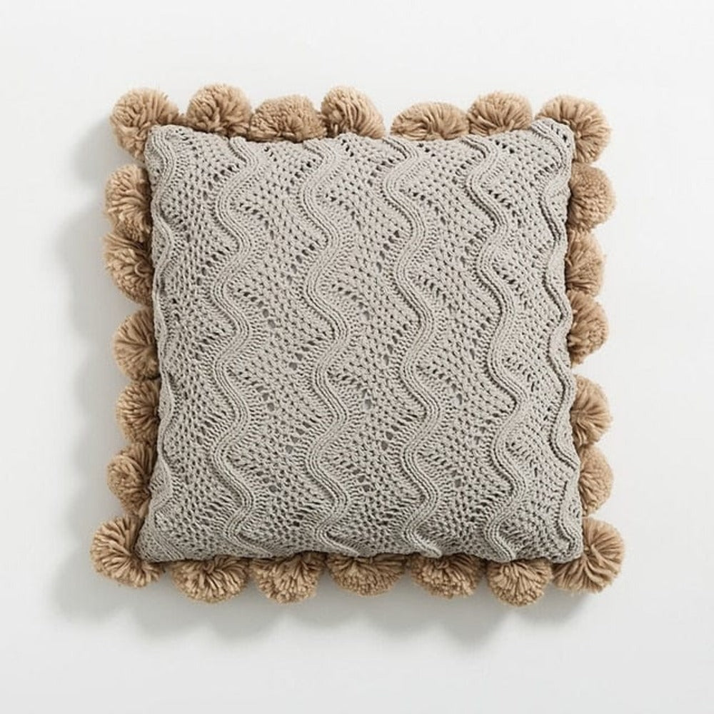 Handgefertigter Kissenbezug mit Quasten – Stilvolles Strickdesign für Ihr Zuhause