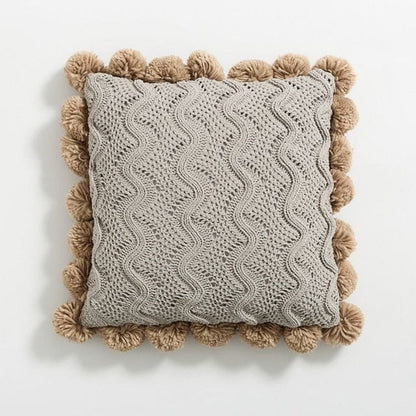 Handgefertigter Kissenbezug mit Quasten – Stilvolles Strickdesign für Ihr Zuhause