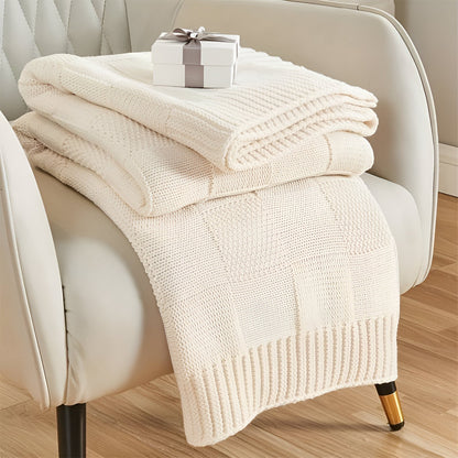 Garduru – Minimalistische Strickdecke