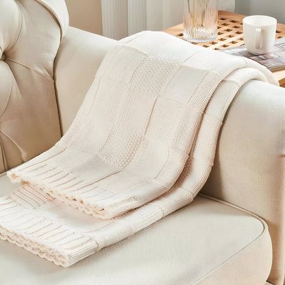 Garduru – Minimalistische Strickdecke