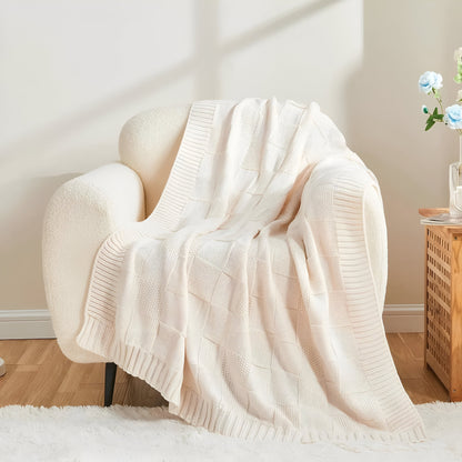 Garduru – Minimalistische Strickdecke