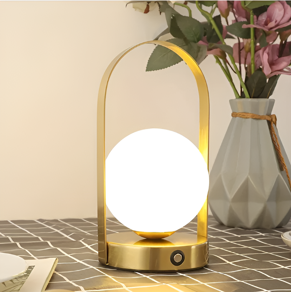 OrbitaLux – Dimmbare Tischlampe mit stilvollem Freiraum