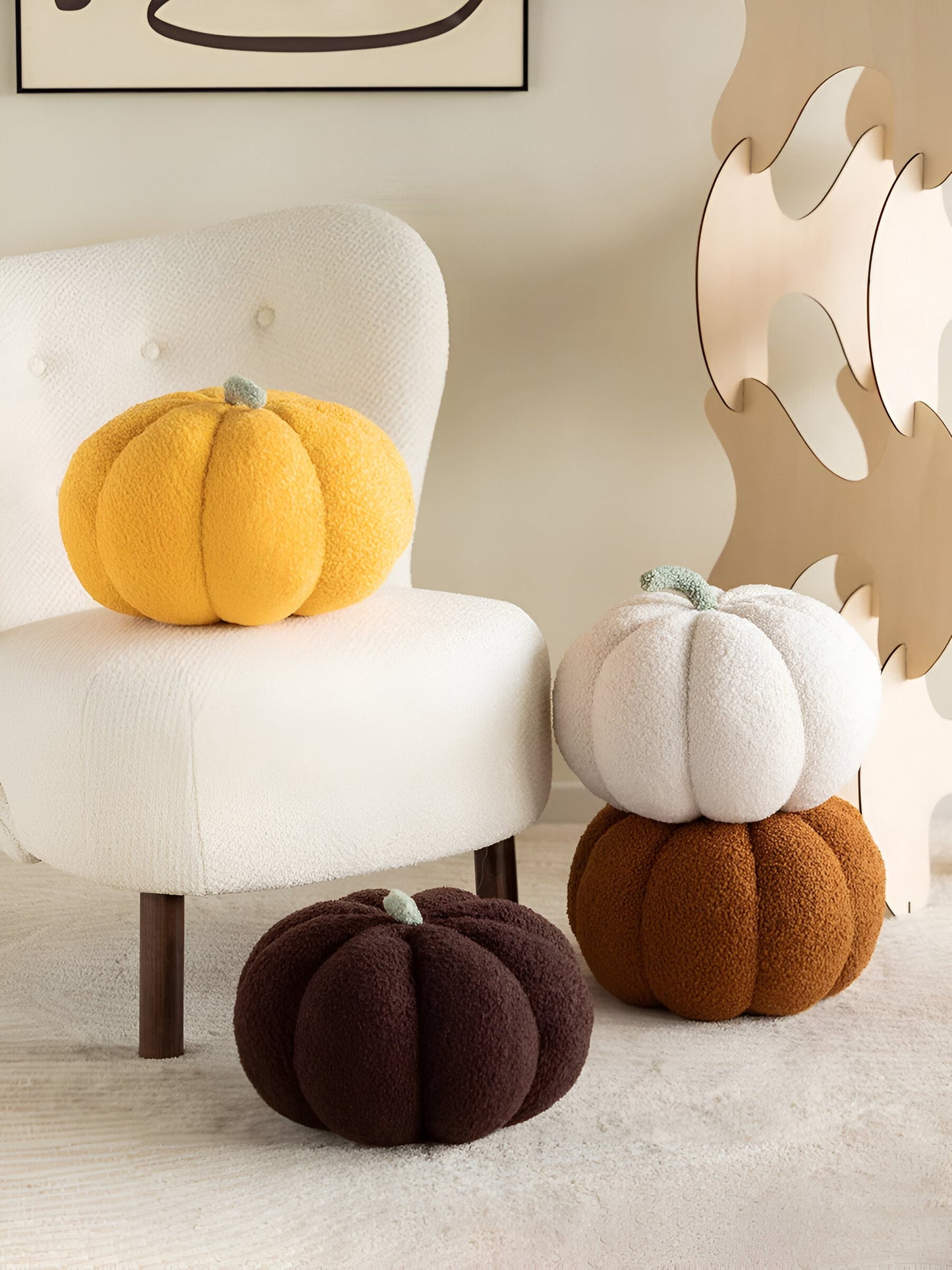 Pumpkin Cush - Texturiertes Kürbis Plüschkissen