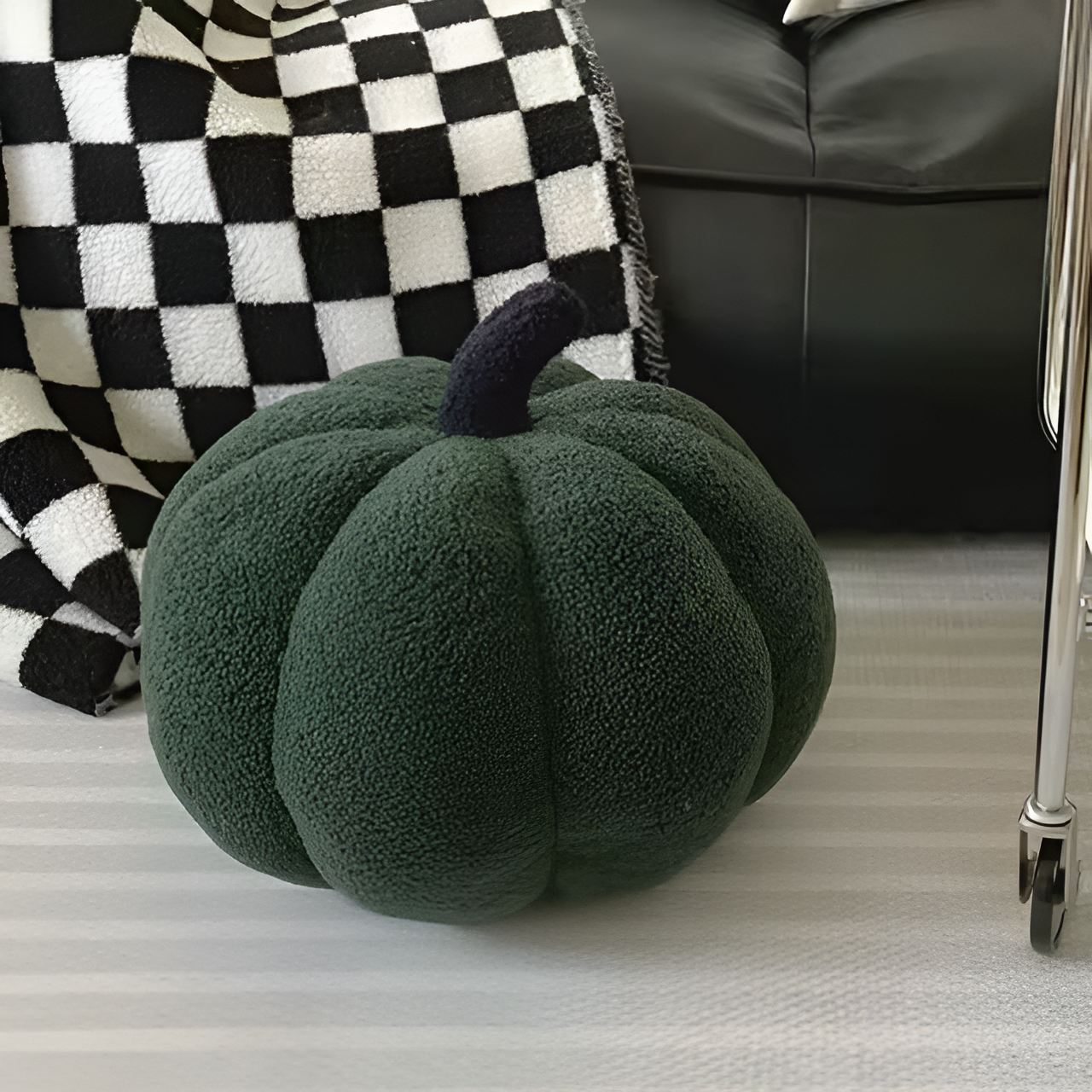 Pumpkin Cush - Texturiertes Kürbis Plüschkissen