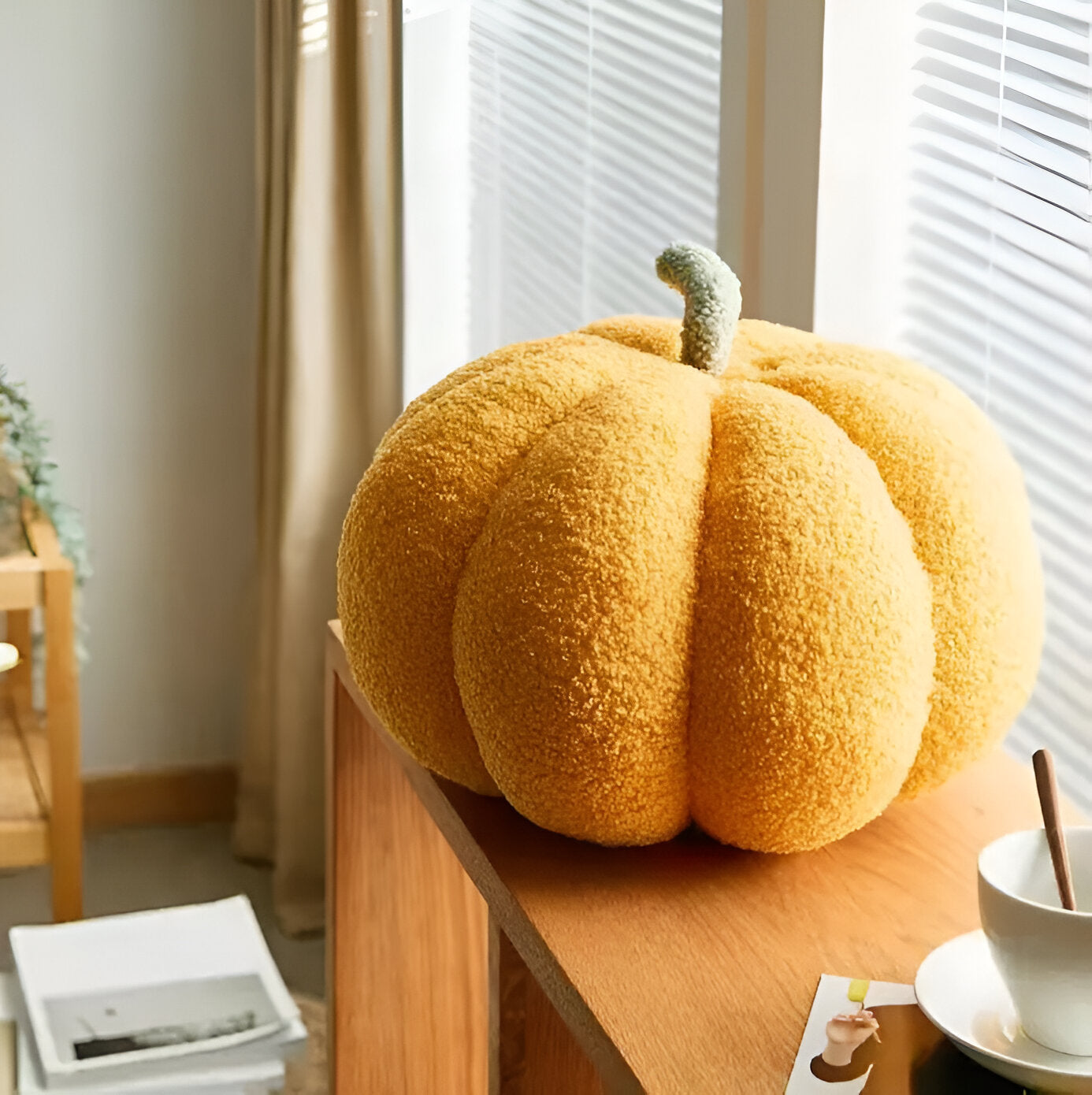 Pumpkin Cush - Texturiertes Kürbis Plüschkissen