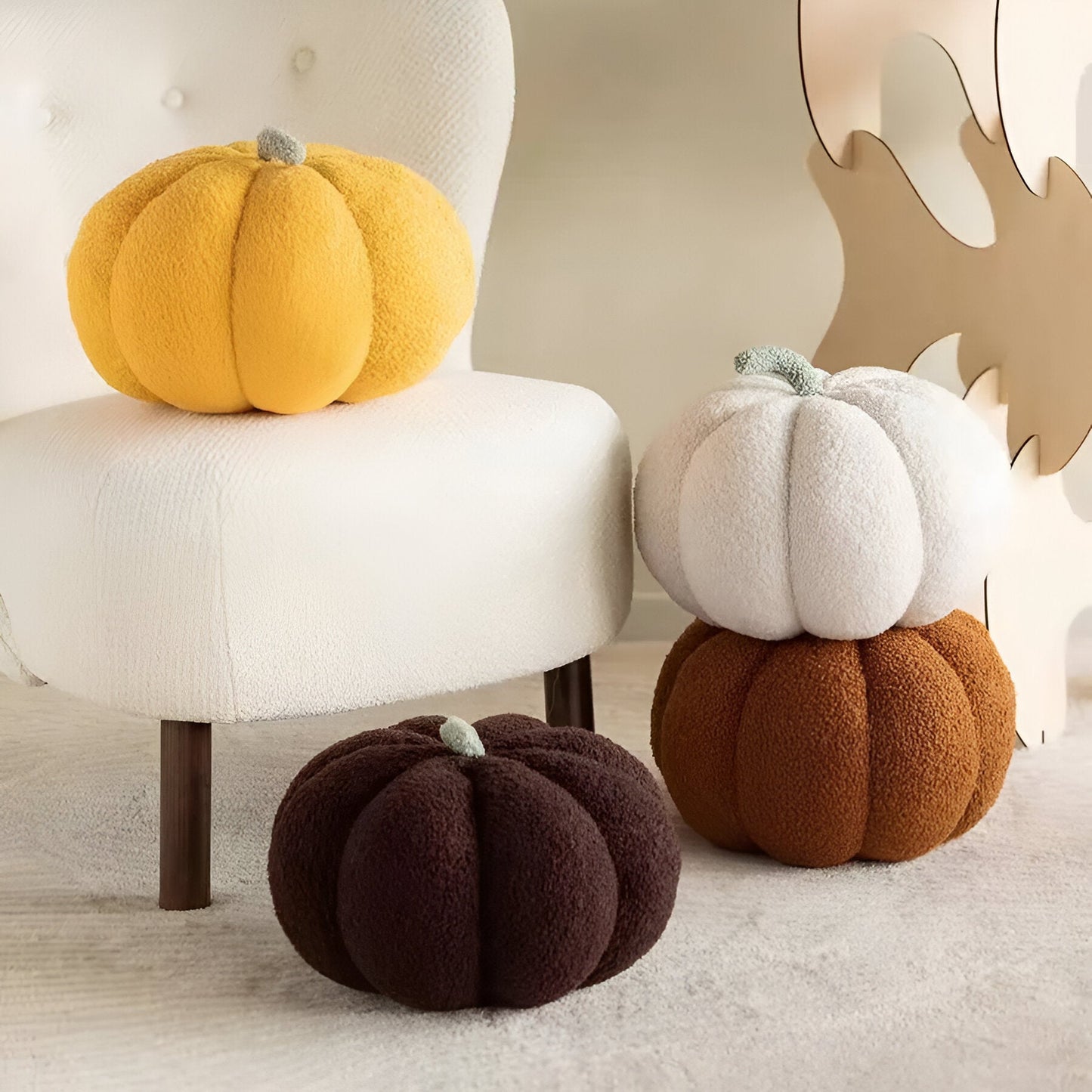 Pumpkin Cush - Texturiertes Kürbis Plüschkissen