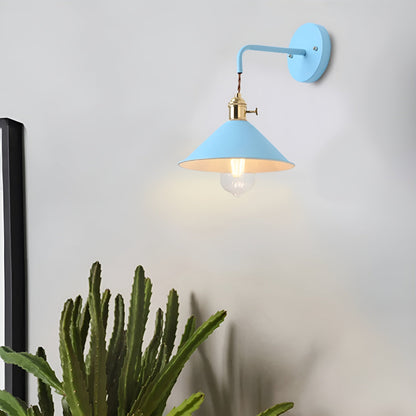 RetroGlow – Vintage-inspirierte Wandlampe mit verspielter Eleganz