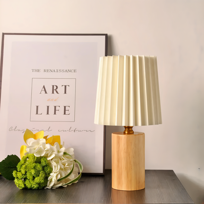 ScandiChic Holz Tischlampe - Nordic plissierter Stoff Schreibtischlampe