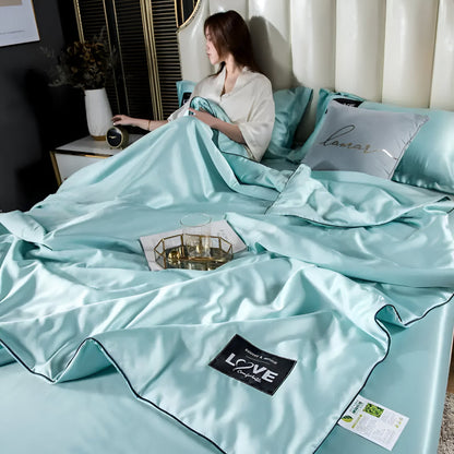 SilkyDream – Luxus Seidenbettdecke für Komfort in allen vier Jahreszeiten