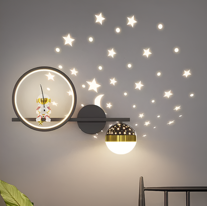 Garduru- Kinder-Wandleuchte- Astronaut Star Projector LED-Nachtlicht