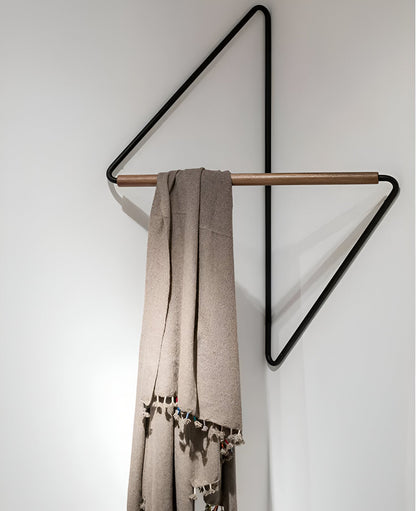 Triad Garderobenständer - Geometrische Mehrzweckgarderobe aus Metall