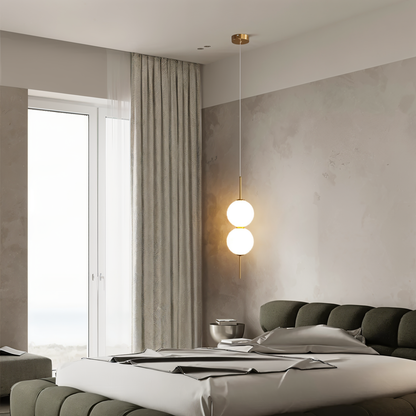 VertiGlobe Pendelleuchte - Vertical String mit Milchglaskugel Design Hängelampe