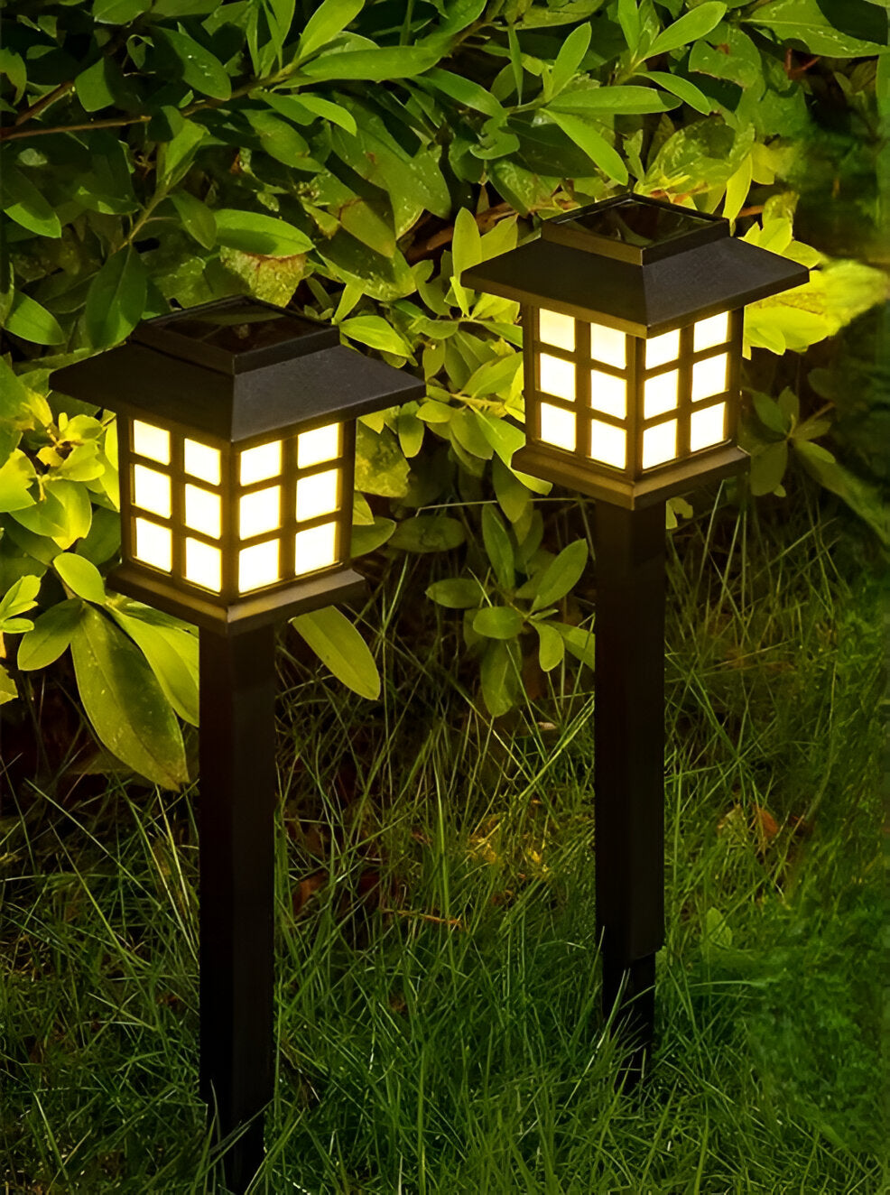 SolarPath Licht - 2/4/8 Stück Langlebige und Energieeffiziente Solarlampe für den Garten