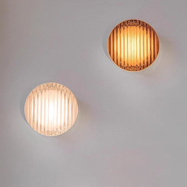 Moderne runde LED Wandleuchte – Sanftes Licht mit Glasdiffusor Mylk für Wohnzimmer und Schlafzimmer
