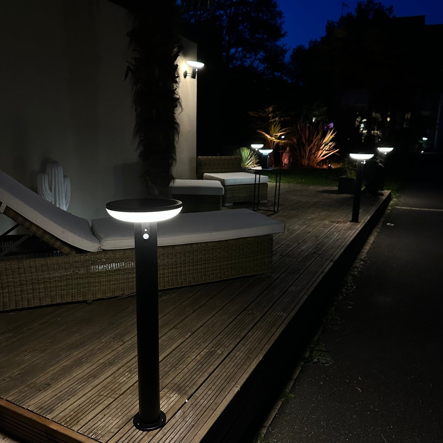 Solar Außenlampe mit Sensor und drei Beleuchtungsmodi für die Gartenbeleuchtung