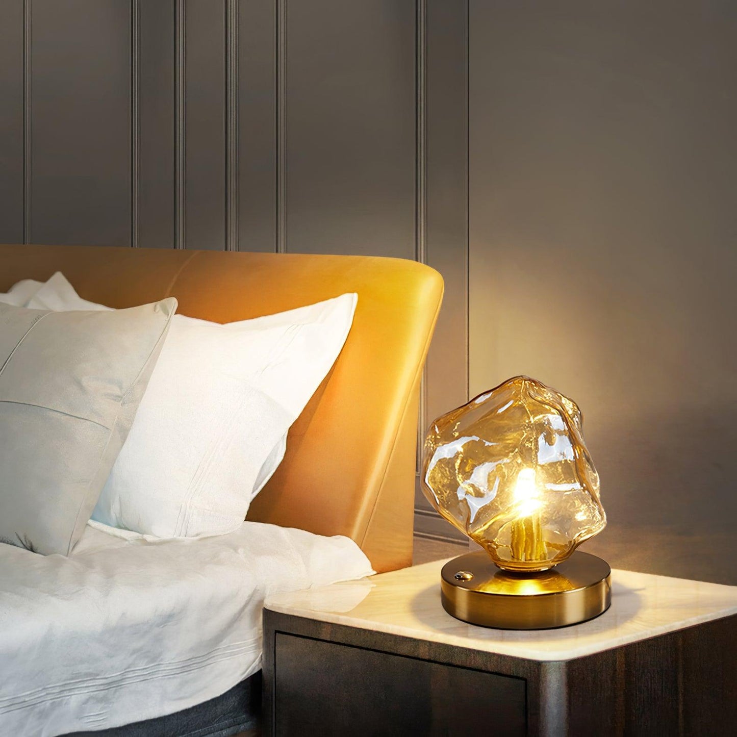 Icy Tischlampe – Elegantes Frostglas Design – Vielseitige Beleuchtung für jedes Zuhause