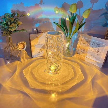 CrystalGlow – Luxus Tischlampe mit funkelndem Design