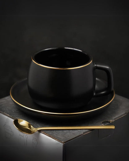 Zeitlose Eleganz – Luxuriöses Porzellan-Teeset mit Pariser Charme
