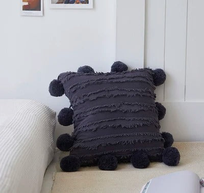 Kissenbezug aus Baumwolle – Rüschen & Pompons – 45 x 45 cm