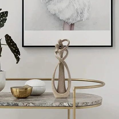 AmorSculpt – Romantische Harzskulptur mit zeitloser Eleganz