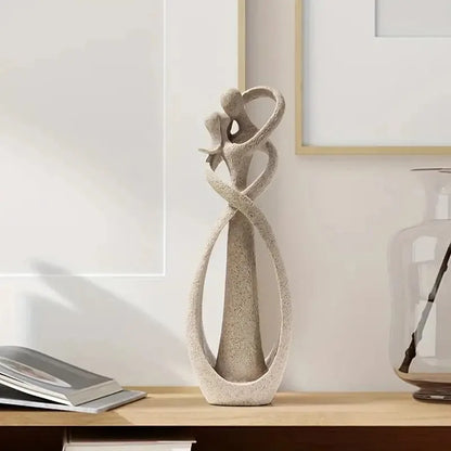 AmorSculpt – Romantische Harzskulptur mit zeitloser Eleganz