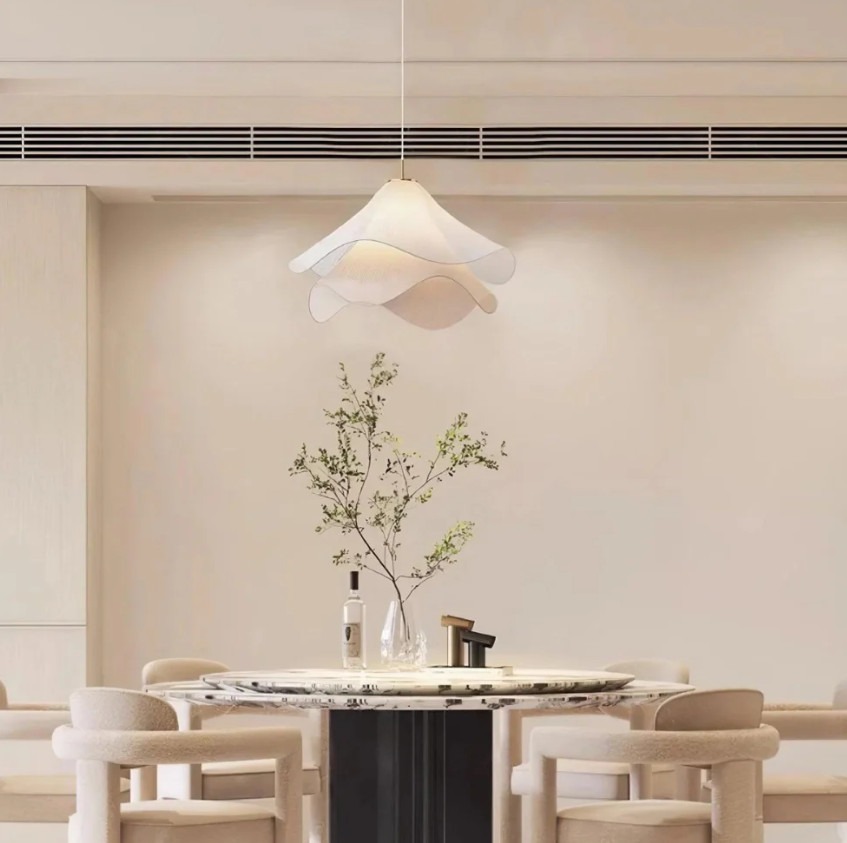 Der Glanz der Gelassenheit – Elegante Hängeleuchte für eine Beruhigende Atmosphäre