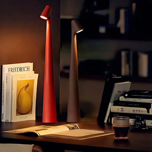 La Lumière d'Opale - Tischlampe aus Opalglas und Metall | Elegante und raffinierte Beleuchtung