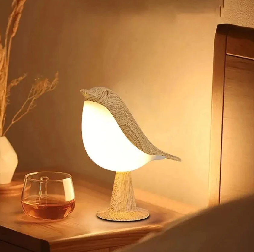 Garduru LED Tischlampe aus Holz mit Vogel-Design – Eleganz und Funktionalität