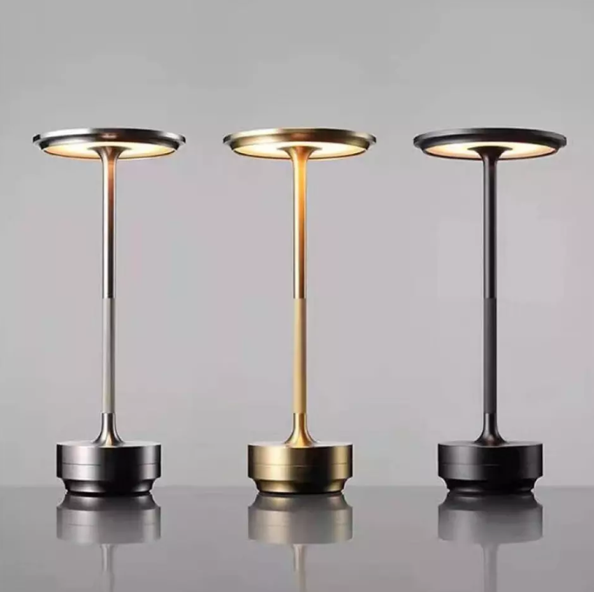Garduru Tischlampe – Moderne Eleganz und Qualität vereint