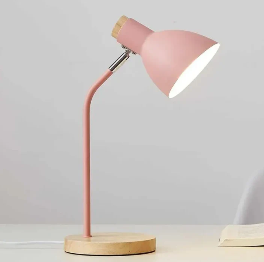 Garduru und Metall Schreibtischlampe – Funktionale und stilvolle Beleuchtung für Ihren Arbeitsplatz