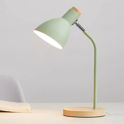 Garduru und Metall Schreibtischlampe – Funktionale und stilvolle Beleuchtung für Ihren Arbeitsplatz