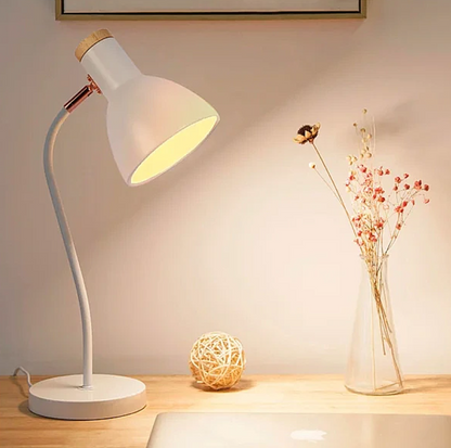 Garduru und Metall Schreibtischlampe – Funktionale und stilvolle Beleuchtung für Ihren Arbeitsplatz