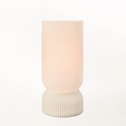 Garduru Tischlampe – Ein von der Geschichte inspiriertes Design mit einem modernen Twist