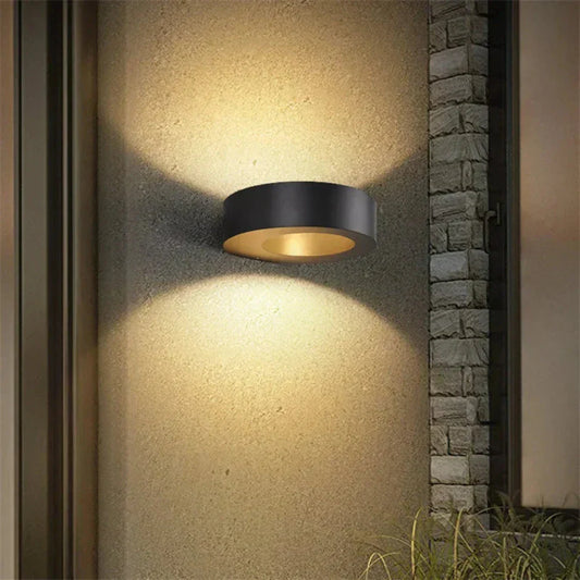 RoyaleGlow UrbanShine Wandlampe - Modernes LED mit warmem Umgebungslicht
