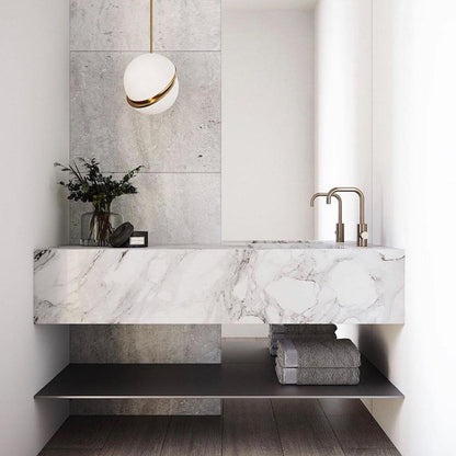 Suspension Halbmond aus Acryl und Messing - Moderne und elegante LED-Beleuchtung