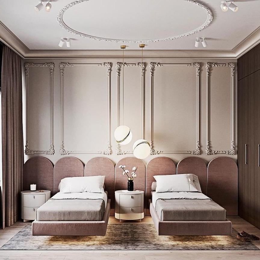 Suspension Halbmond aus Acryl und Messing - Moderne und elegante LED-Beleuchtung