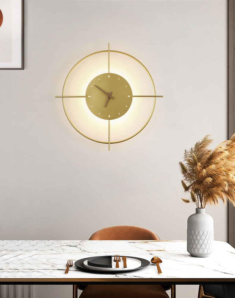 Garduru LED-Wanduhr mit Fernbedienung und modernem, glamourösem Design