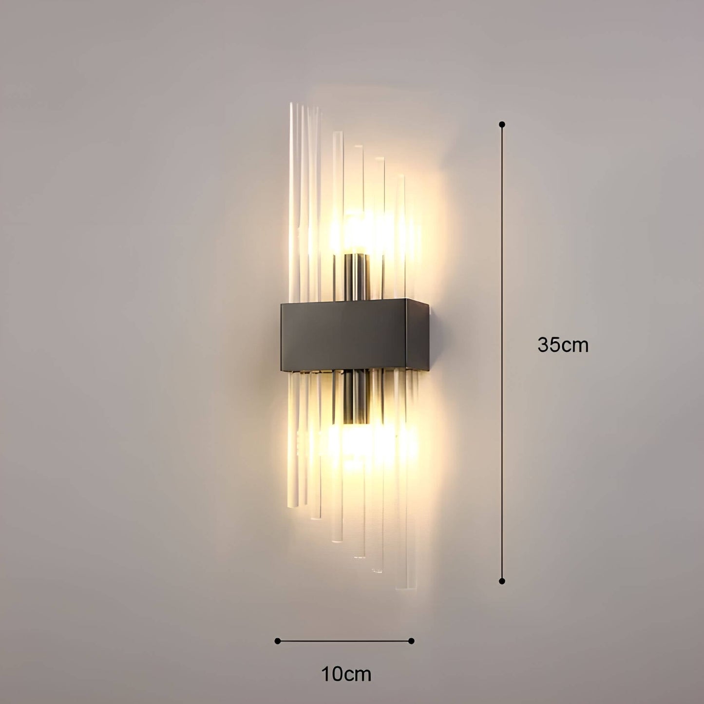 Wandleuchte mit funkelnden Kristallen