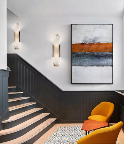 Wandapplikation Melange Elongiert aus Alabaster - Elegantes Design mit Messingdetails