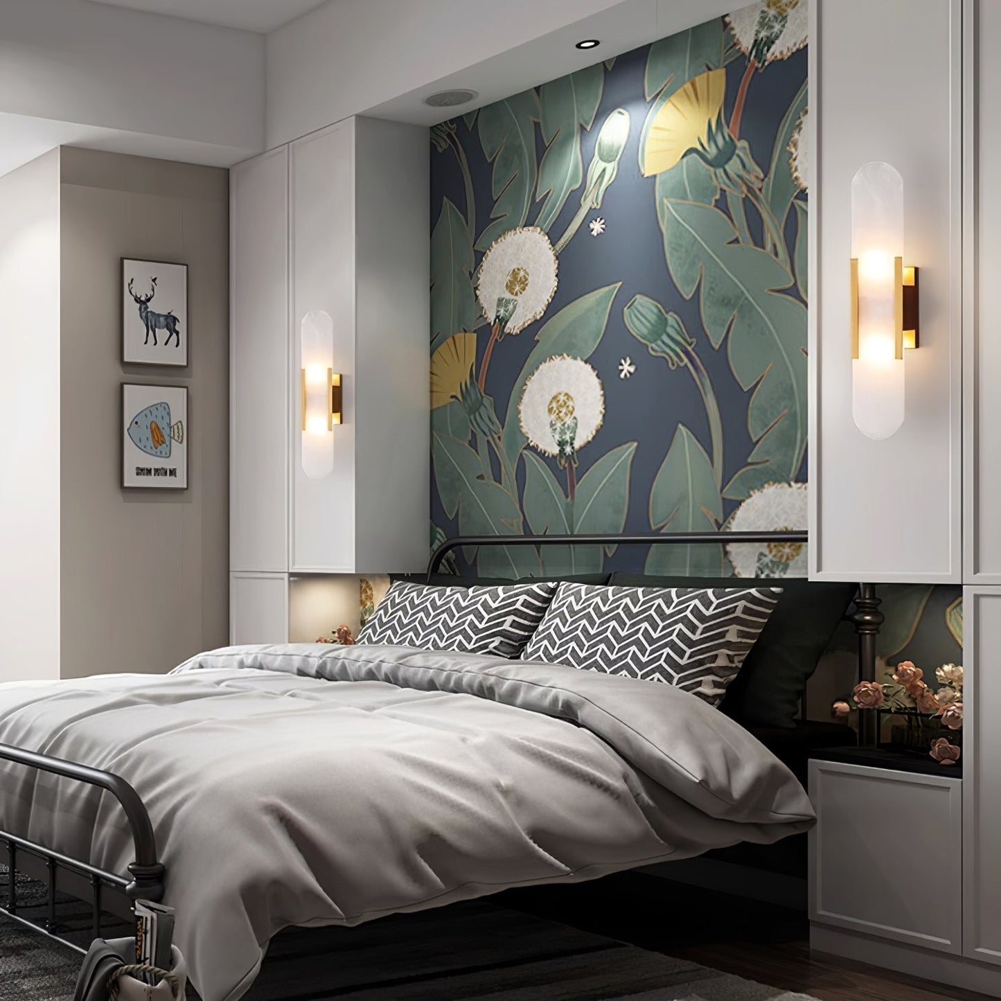 Wandapplikation Melange Elongiert aus Alabaster - Elegantes Design mit Messingdetails