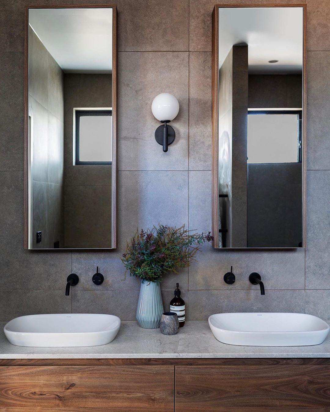 Scandiluxe LED Lampe – Minimalistisches Design aus Messing und Glas für Innenräume