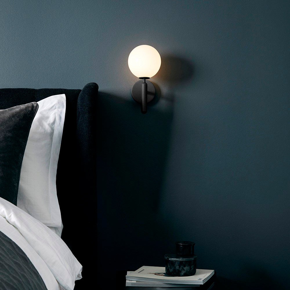 Scandiluxe LED Lampe – Minimalistisches Design aus Messing und Glas für Innenräume