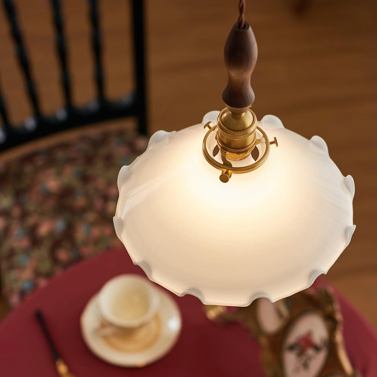 RoyaleGlow Vintage Floral Glas Pendelleuchte – Elegante hängende Lampe für Zuhause & Esszimmer Dekor