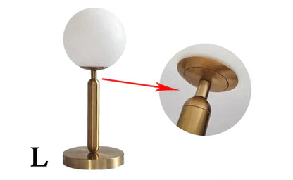 Elegante Tischlampe Gold mit Glasball | BrassGlow