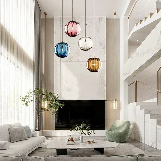 Elegante LED-Deckenleuchte im Hängestil